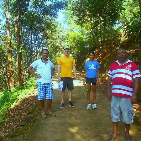 Sapphire Holiday Resort Ratnapura Buitenkant foto